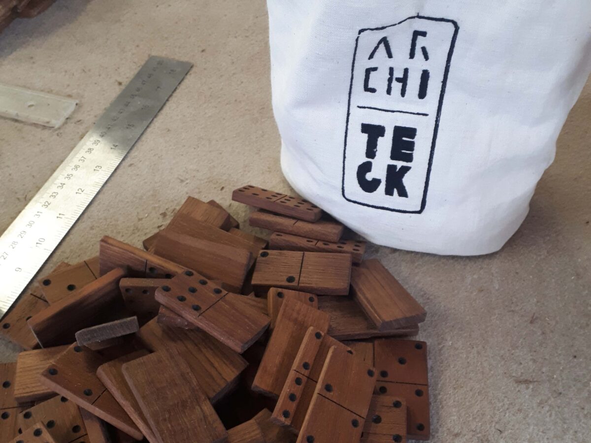 Atelier du teck recyvle les chutes de bois
