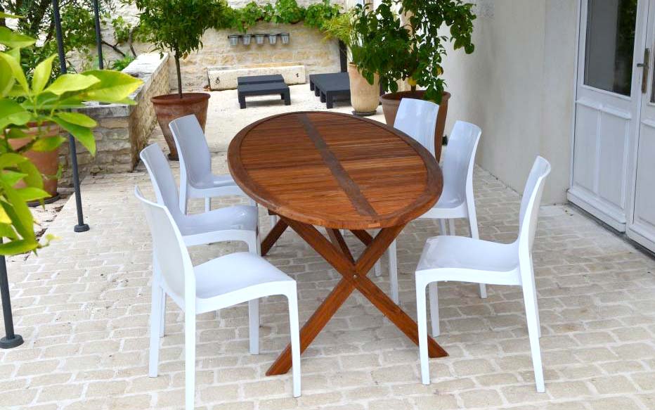 Salon de jardin avec table en teck